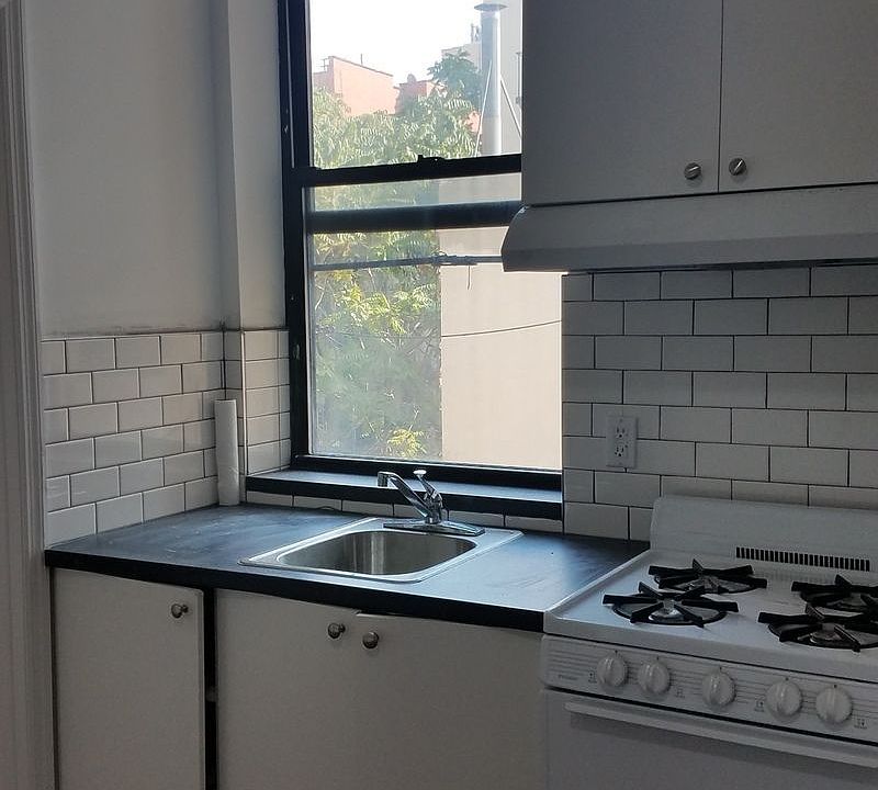 2nd image of 158 Mott St APT 13