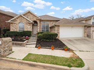 2904 Matterhorn Dr, Bedford, TX 76021