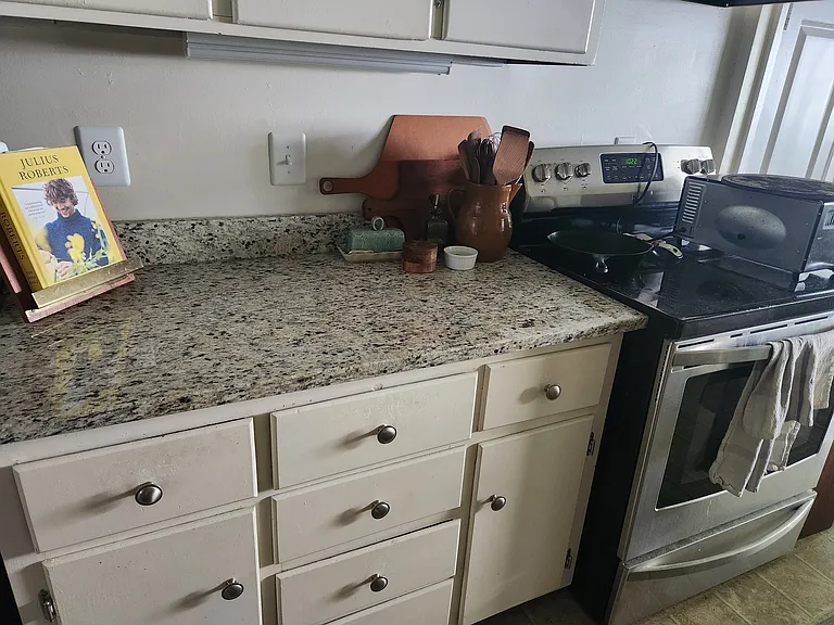 325 James Blvd #2 — Photo 8