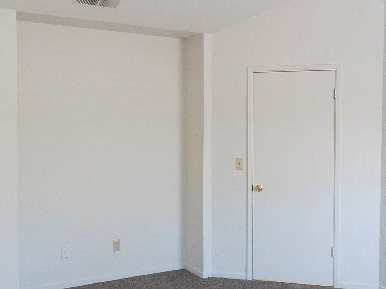 7010 N Thorne Ave #102 — Photo 13