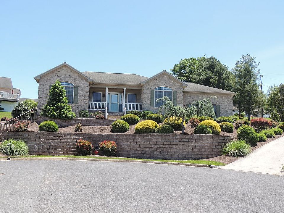 1st image of 155 Dogwood Dr