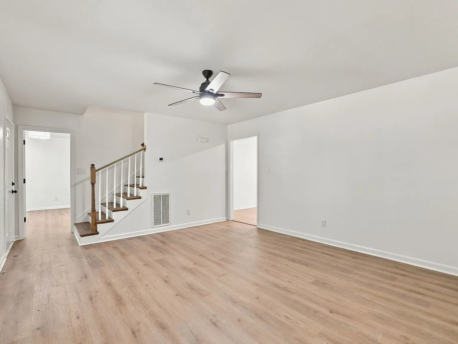 3 bed, 1498 sqft, $1,900 — Photo 3