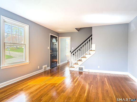 4th image of 27 Glendale Drive