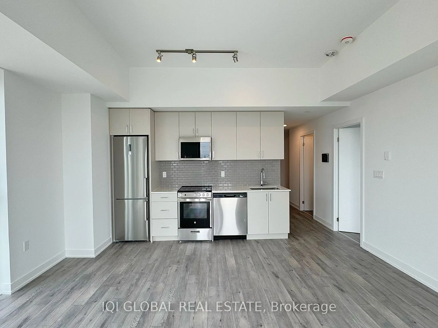 4 bed, $3,500 — Photo 3