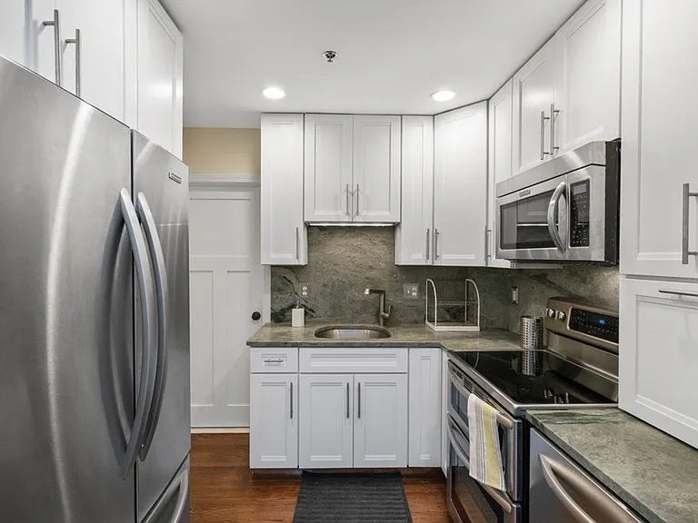 320 Commonwealth Ave #21 — Photo 7