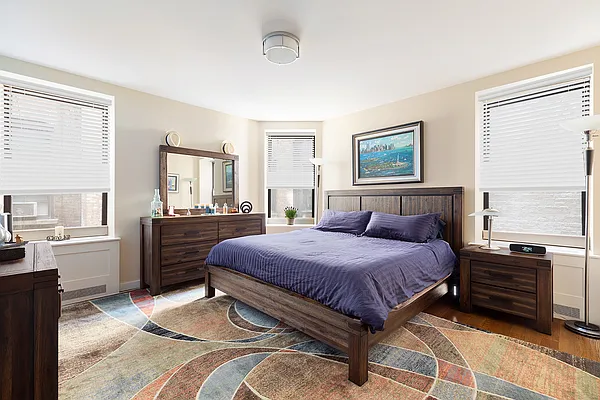 Sold by Nest Seekers International | media 4