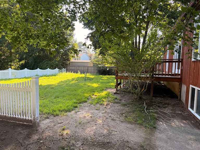 37 Isabelle Dr — Photo 5