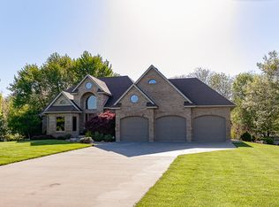 1051 S Hawthorne Ave, Marshall, MO 65340