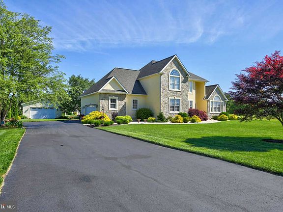 2nd image of 23560 Willow Dr