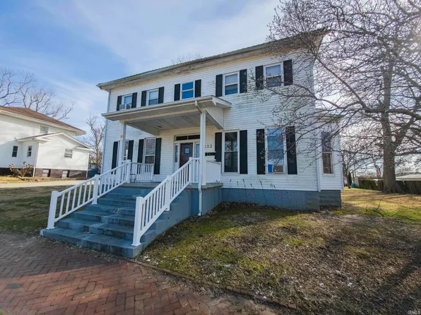 223 E 3rd St, Mount Carmel, IL 62863