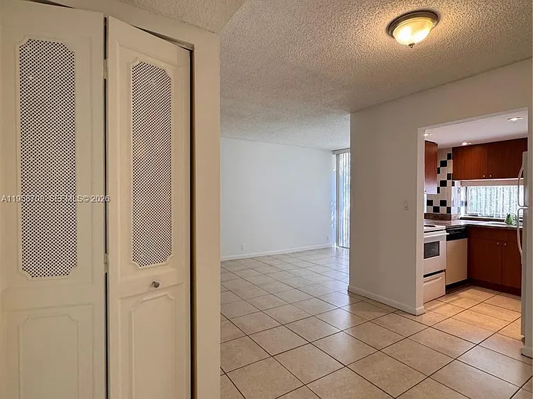 16919 N Bay Rd #117 — Photo 20