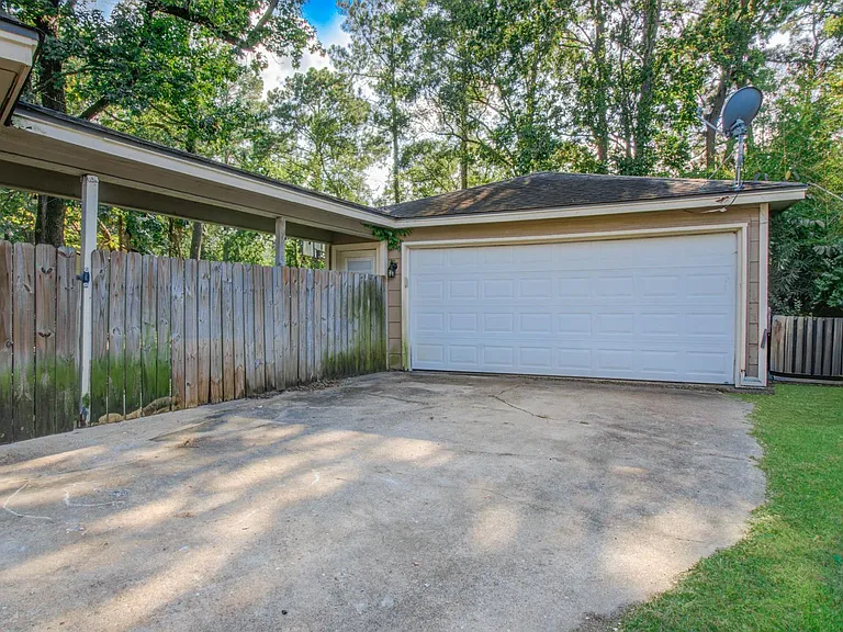 674 Ravensworth Dr — Photo 45