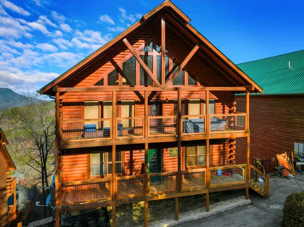 950 Black Bear Cub Way, Sevierville, TN 37862