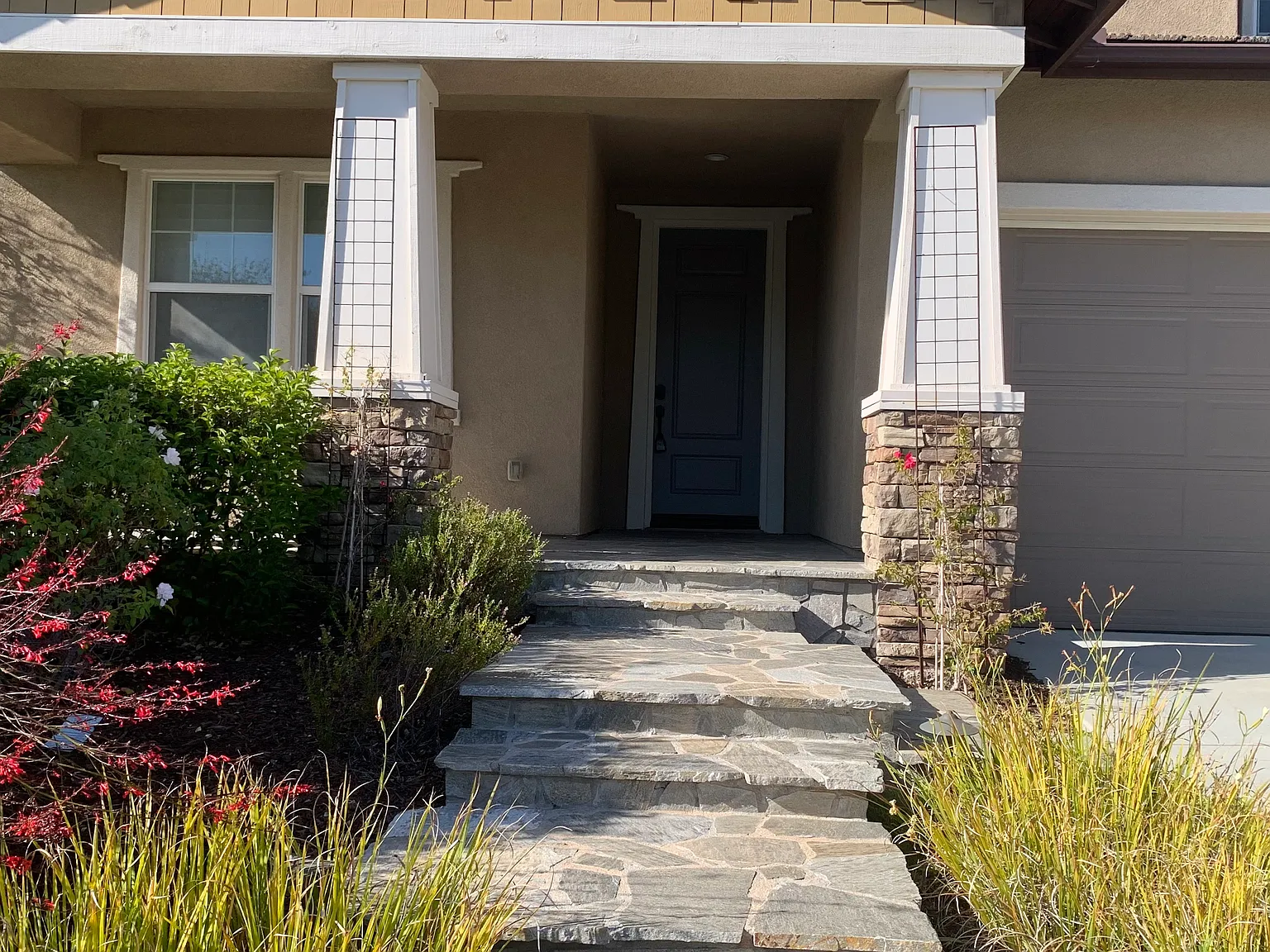 4 bed, 4.5 bath, 3290 sqft, $3,900 — Photo 2