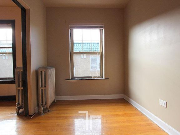 4th image of 2100 W Ainslie St #21023W