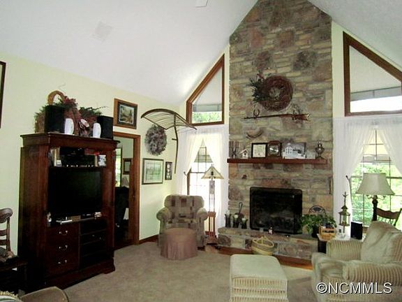 3rd image of 1 Kyles Creek Ln