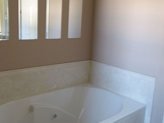 Jetted tub in master bath