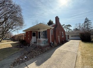 377 Wellington Crescent Blvd, Mount Clemens, MI
