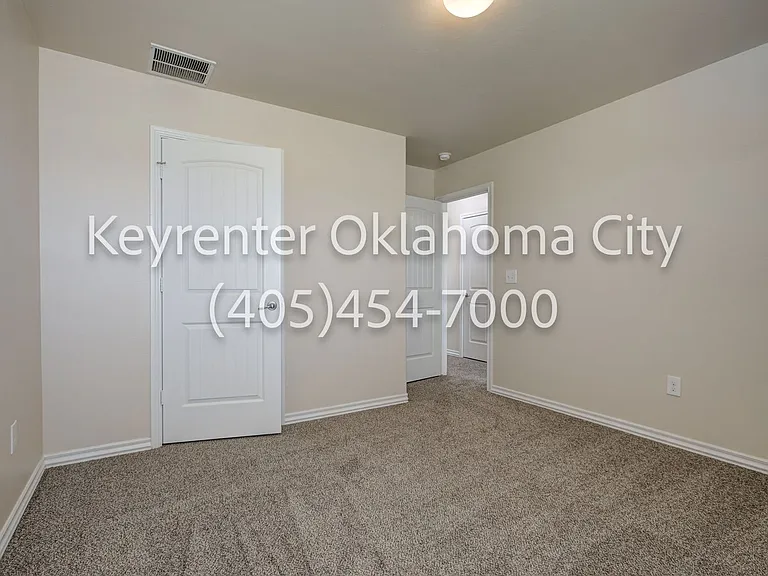 2409 Rosa Cir — Photo 50
