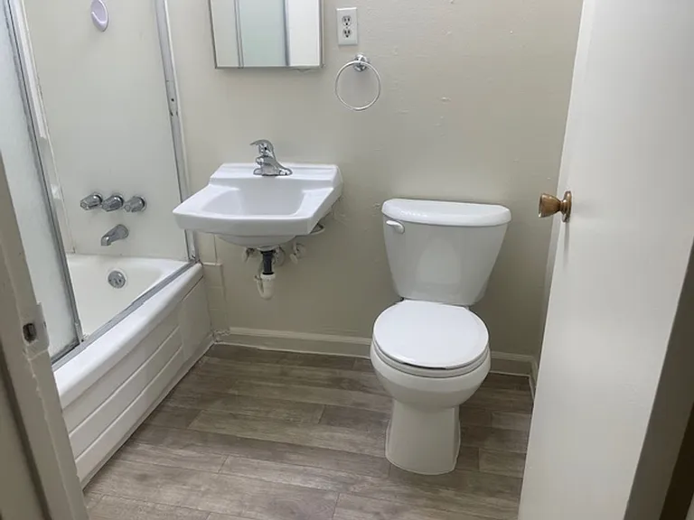 1180 Arnold Dr — Photo 6