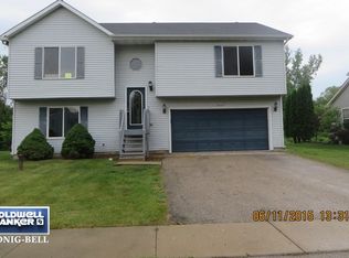 26162 W Marshall Ave, Ingleside, IL 60041