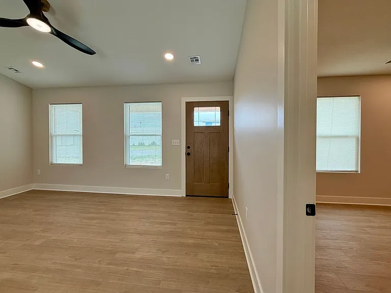 765 N Kansas Ct — Photo 7