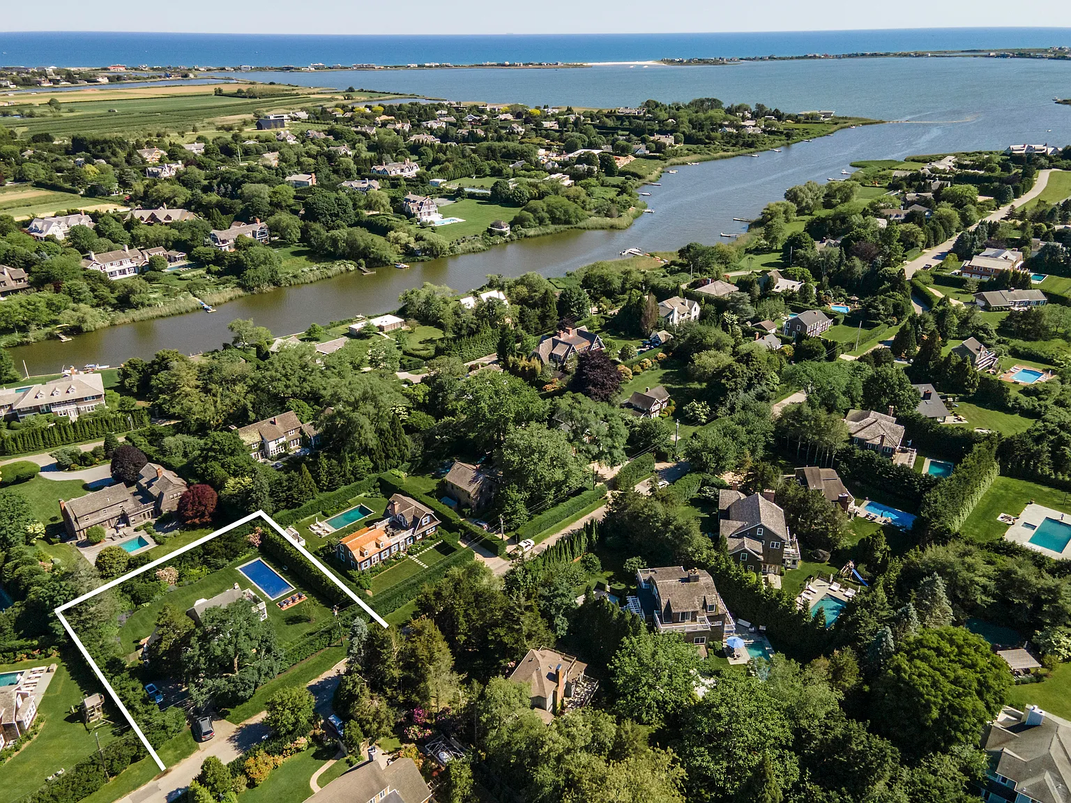 Water Mill South in West Mecox Bay Waterfront Community — Photo 1