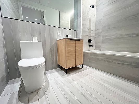 4th image of 987 Bedford Ave #1