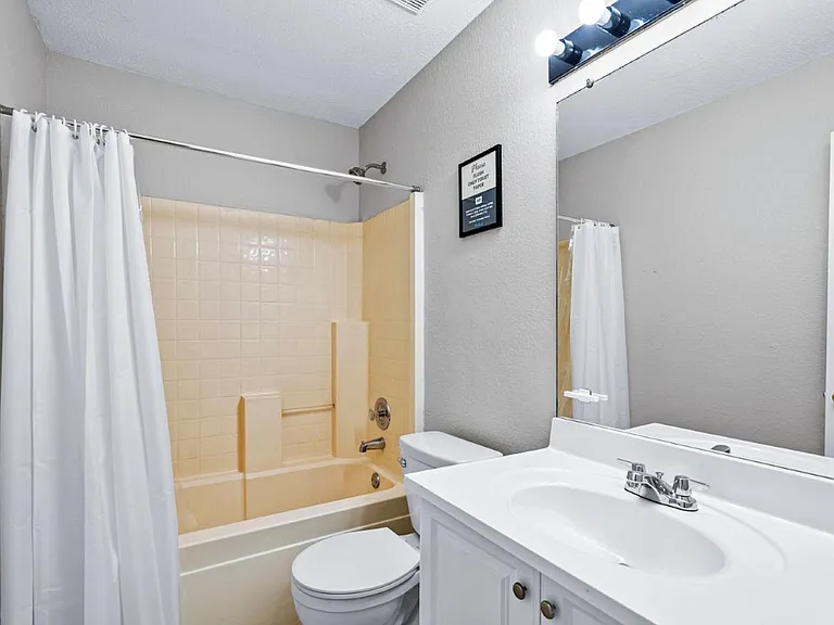 8128 Heritage Place Dr — Photo 21