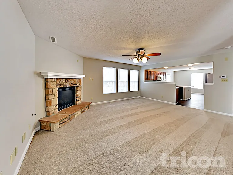7921 Crackling Ln — Photo 4