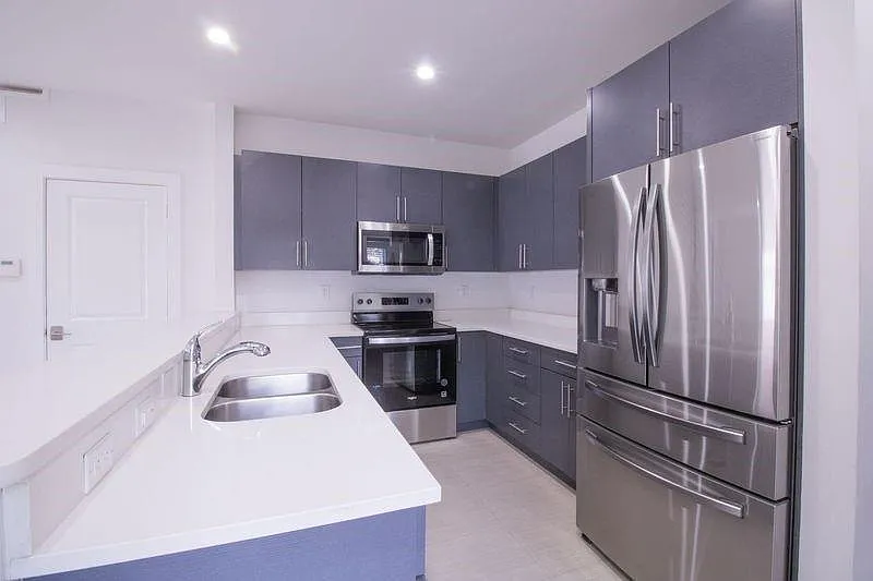 436 SE 16th Street - 1 — Photo 2
