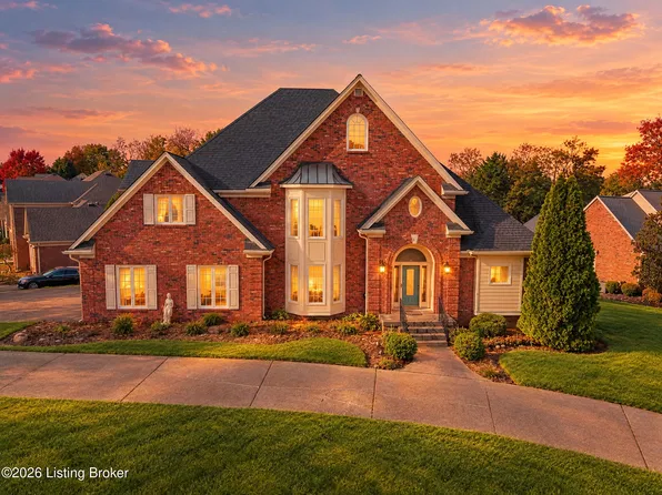 901 Lake Forest Pkwy, Louisville, KY 40245