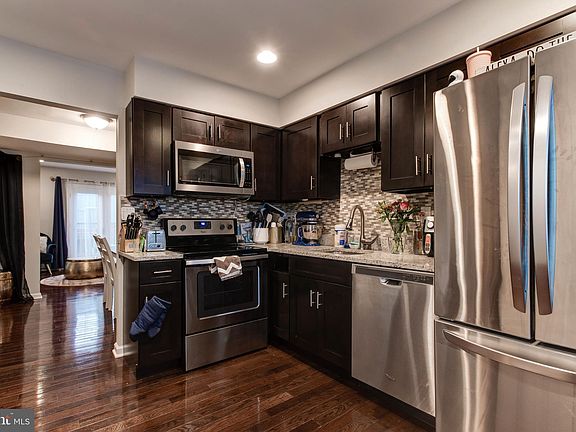 2nd image of 3413 Regency Pkwy
