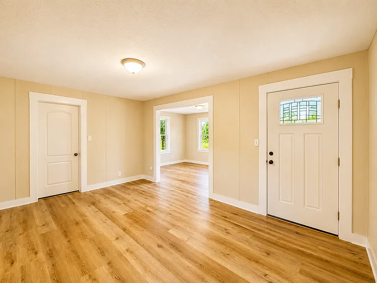 18425 Hatler Dr — Photo 12