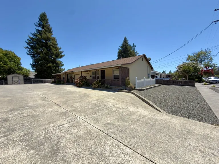 2670-2672 Adrian St — Photo 1