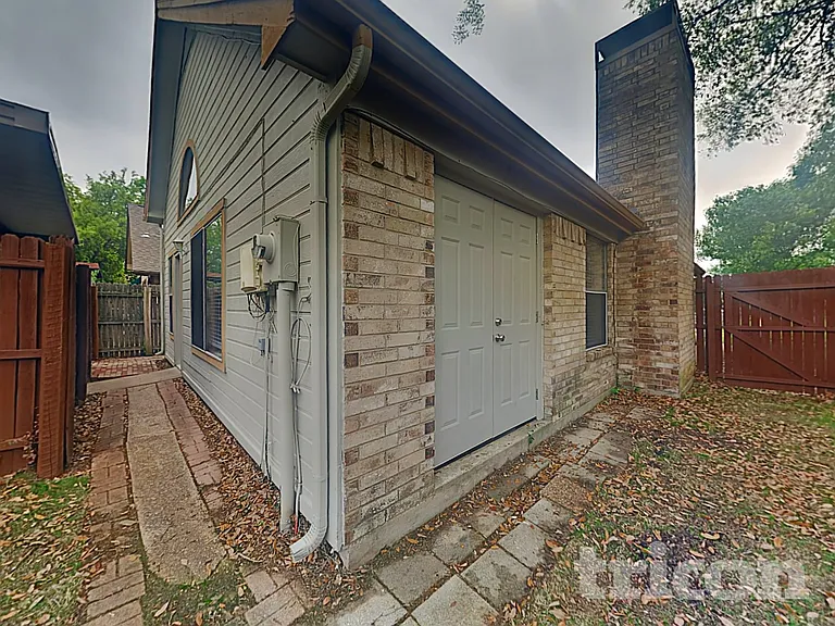 2033 Feather Ln — Photo 16