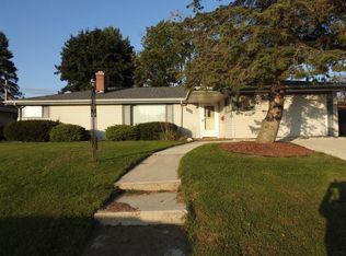 1414 Kuhl St, Manitowoc, WI 54220