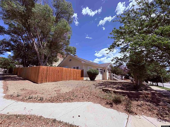 2nd image of 484 W Flaming Gorge Way