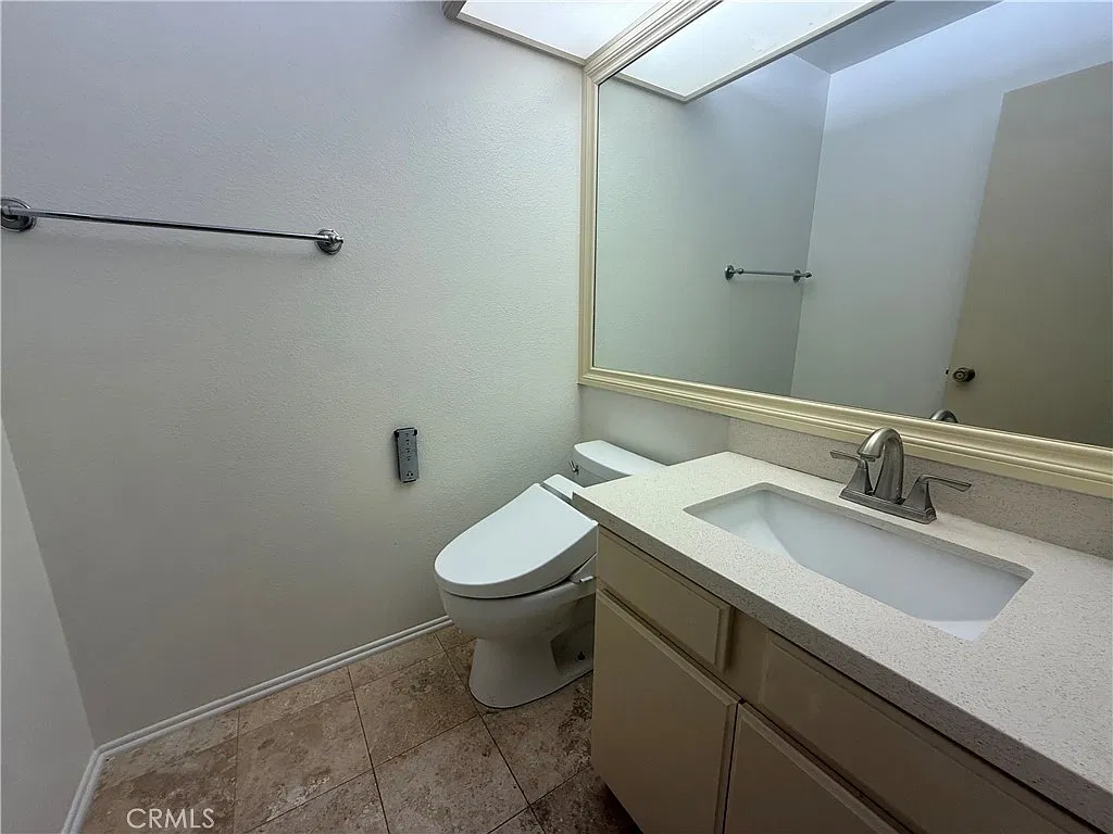 2 bed, 2.5 bath, 1186 sqft, $3,750 — Photo 4