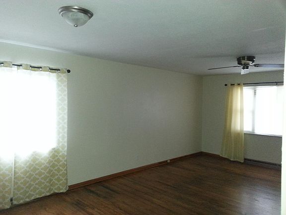 3rd image of 4682 Julian Dr