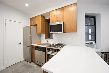 Rented by R New York