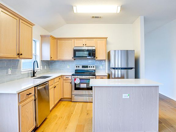 3rd image of 1311 Primrose Dr