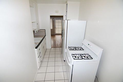 4th image of 1245 E Ocean Blvd APT B