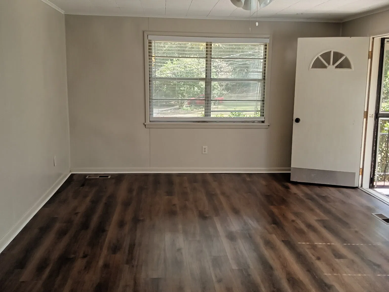 2 bed, 1000 sqft, $1,400 — Photo 3