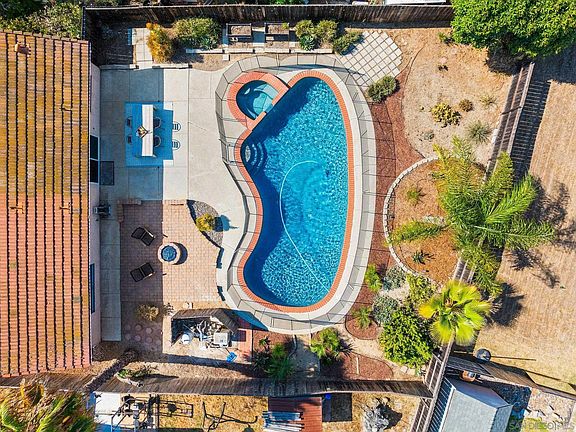 2nd image of 206 Avenida Las Brisas