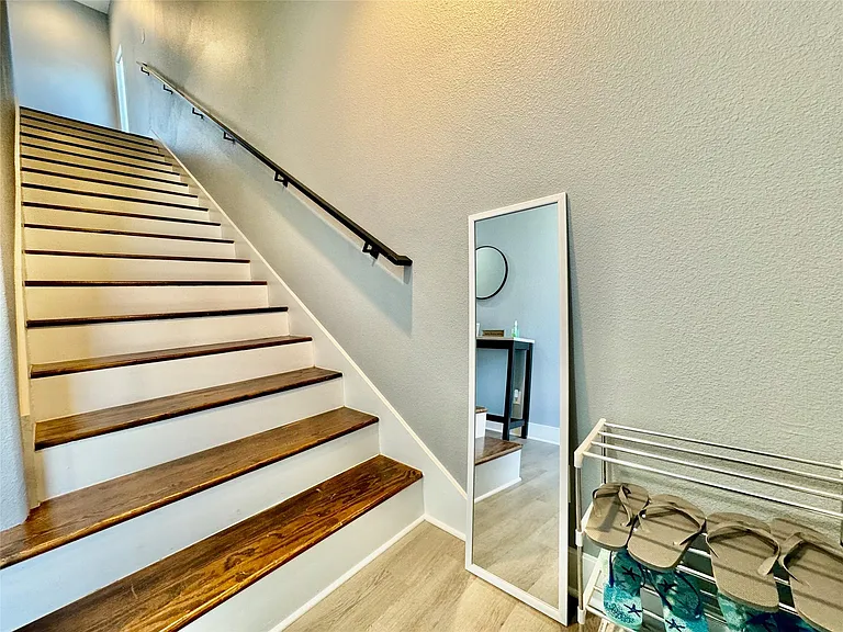 1914 Blodgett St #C — Photo 10