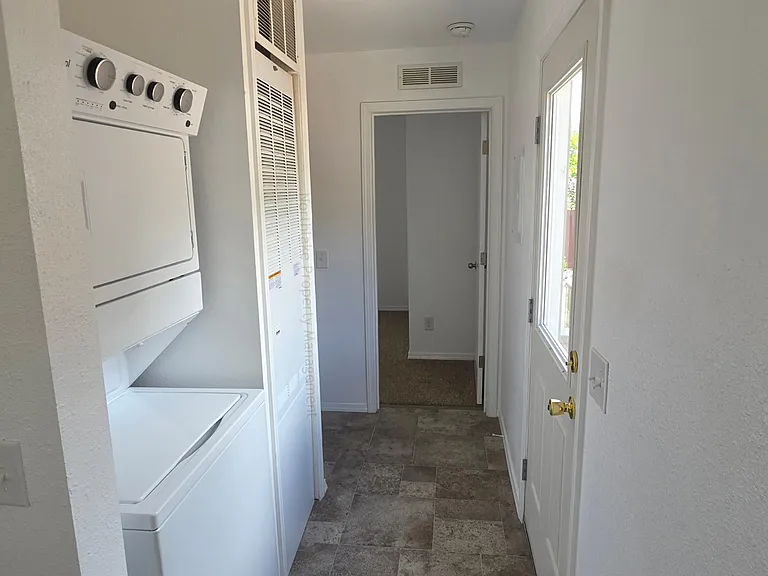 3475 Harrison St — Photo 5