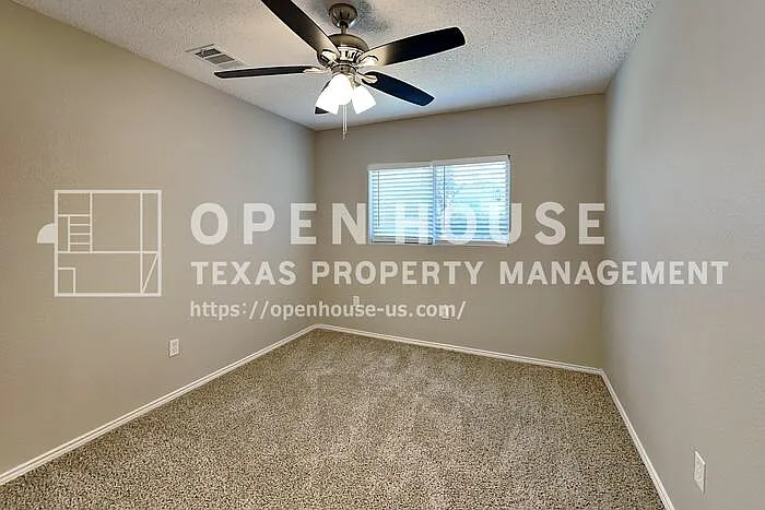 704 Flamingo Dr — Photo 12
