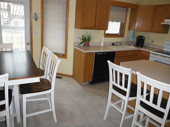 4th image of 2801 Country Acres Ct