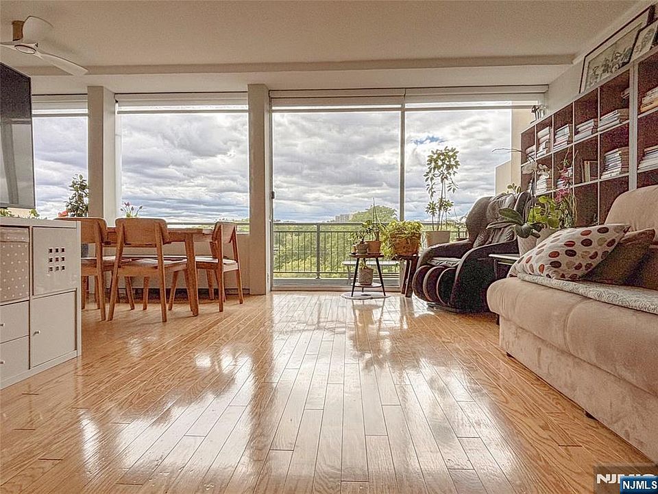 1st image of 3 Horizon Rd #816